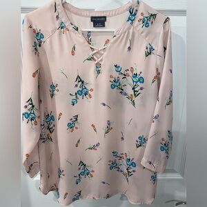 Van Heusen Women's Blouse - Light Pink with Blue Floral